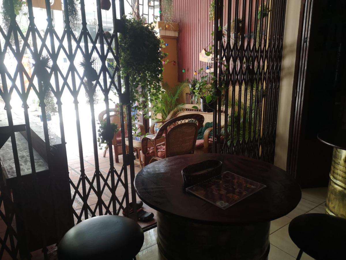 Peri Evi Hostel Phnom Penh Bassac Lane Εξωτερικό φωτογραφία
