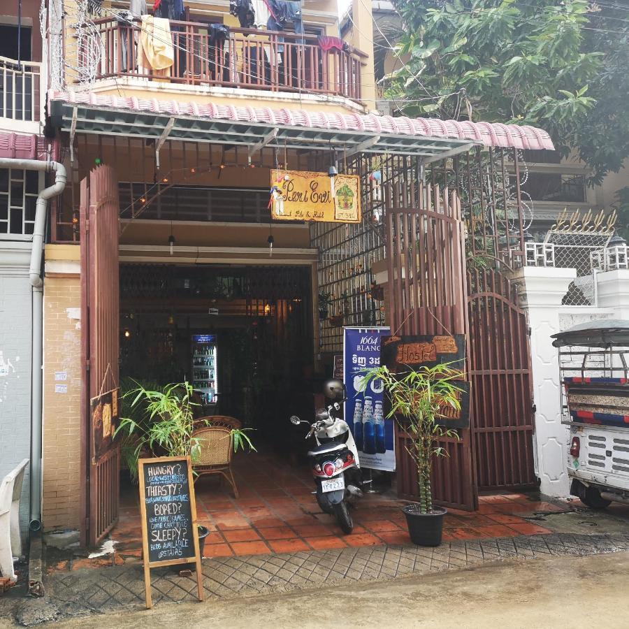 Peri Evi Hostel Phnom Penh Bassac Lane Εξωτερικό φωτογραφία