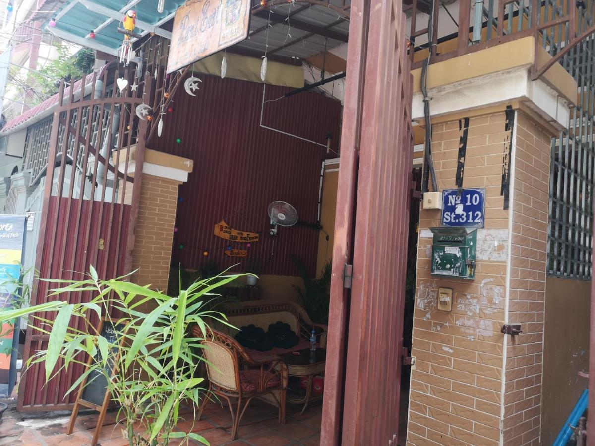 Peri Evi Hostel Phnom Penh Bassac Lane Εξωτερικό φωτογραφία