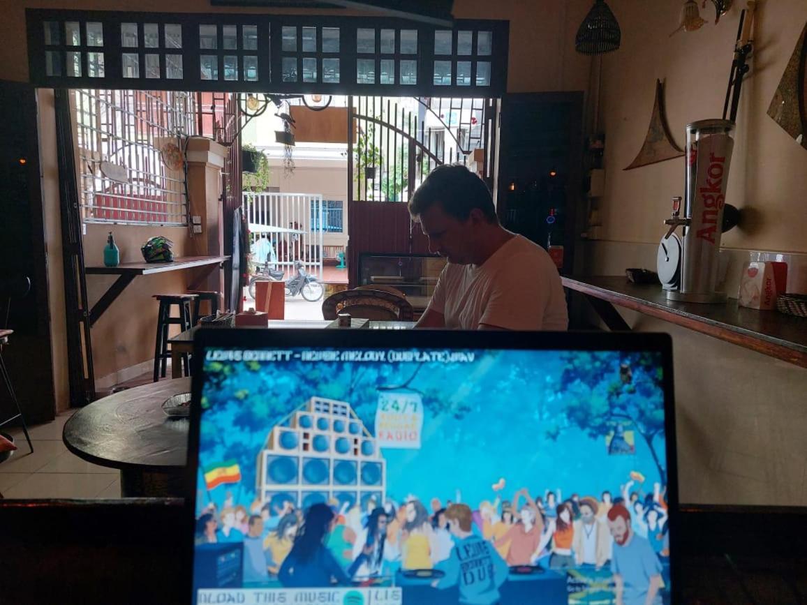 Peri Evi Hostel Phnom Penh Bassac Lane Εξωτερικό φωτογραφία