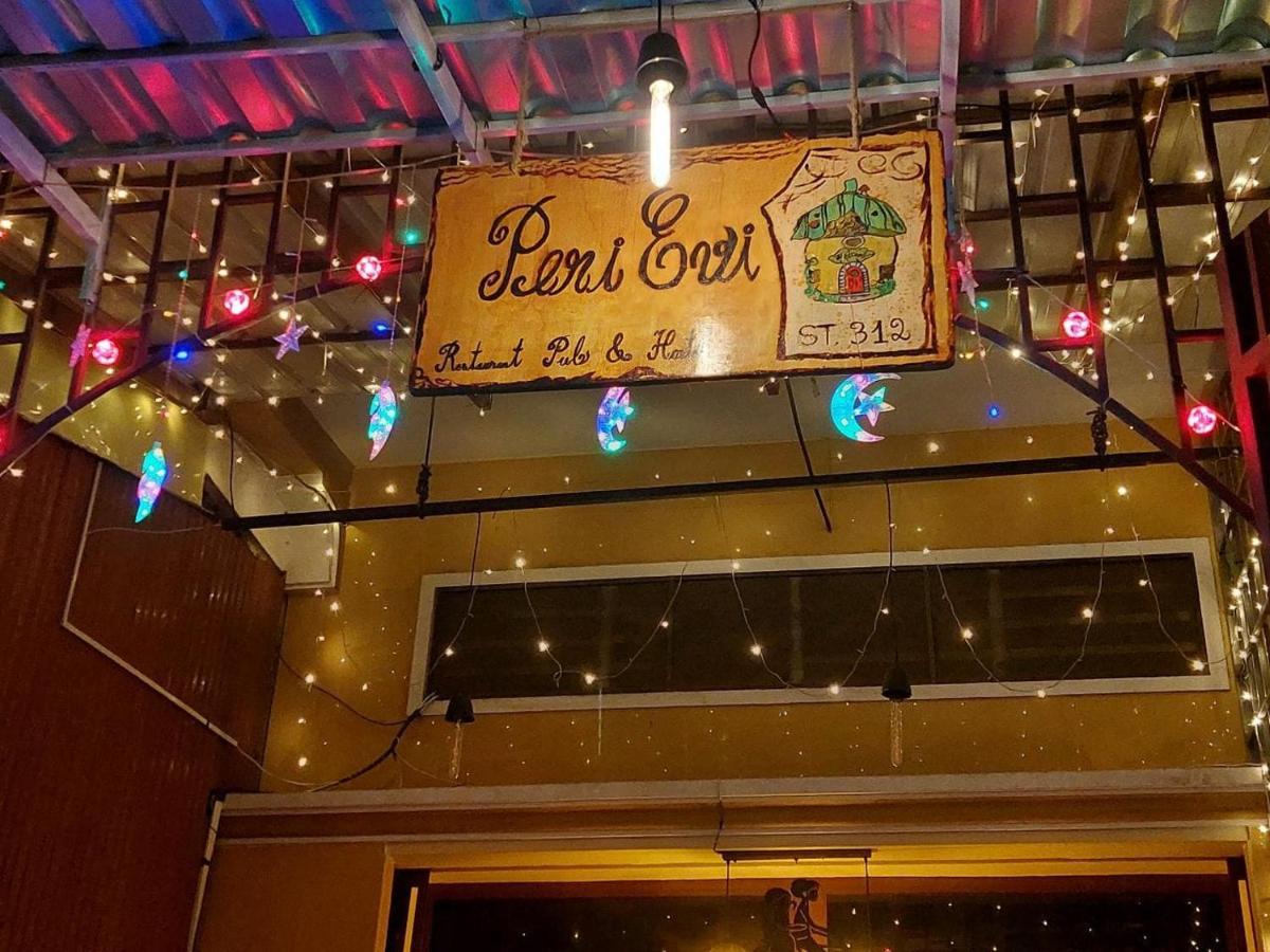 Peri Evi Hostel Phnom Penh Bassac Lane Εξωτερικό φωτογραφία