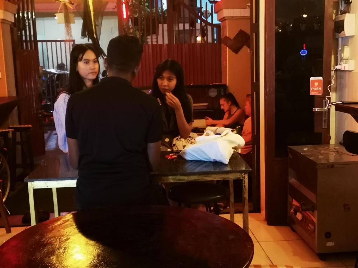 Peri Evi Hostel Phnom Penh Bassac Lane Εξωτερικό φωτογραφία