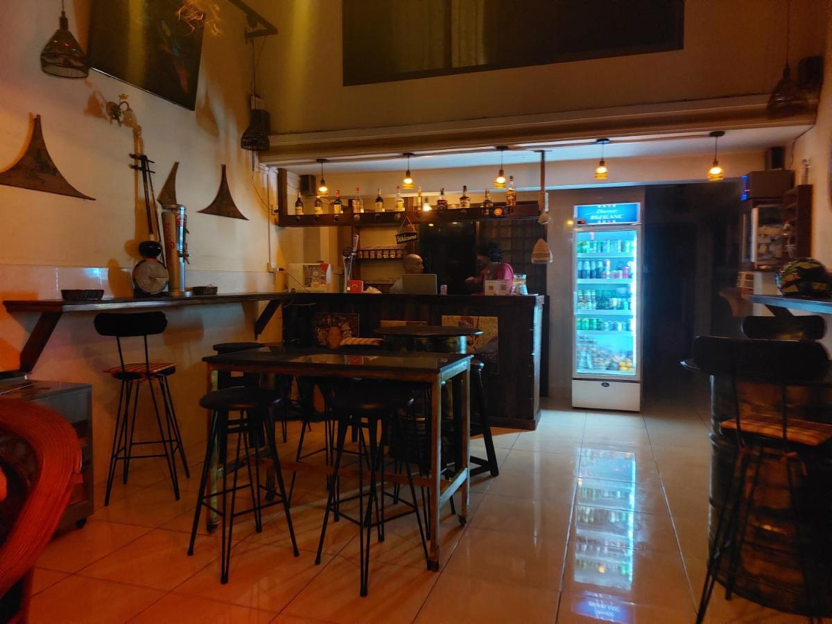 Peri Evi Hostel Phnom Penh Bassac Lane Εξωτερικό φωτογραφία